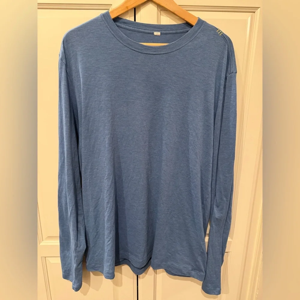 Pair of 2 lululemon men’s long sleeve tshirts - Picture 2 of 13